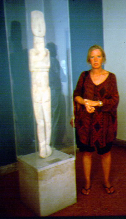 The largest of the female figurines (http://harpy.uccs.edu/greek/crete.html)