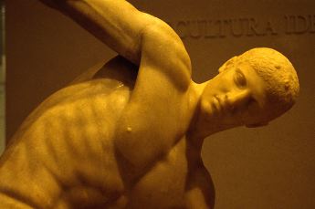 Discobolos (c450 BC) Roman marble copy after bronze original (Rome, National Museum)