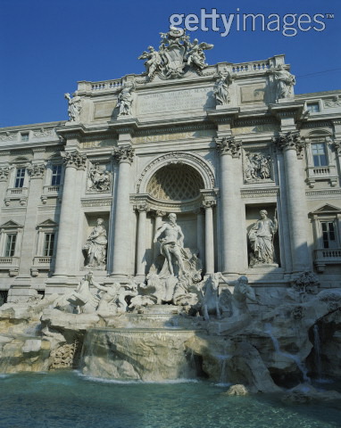 trevi fountain